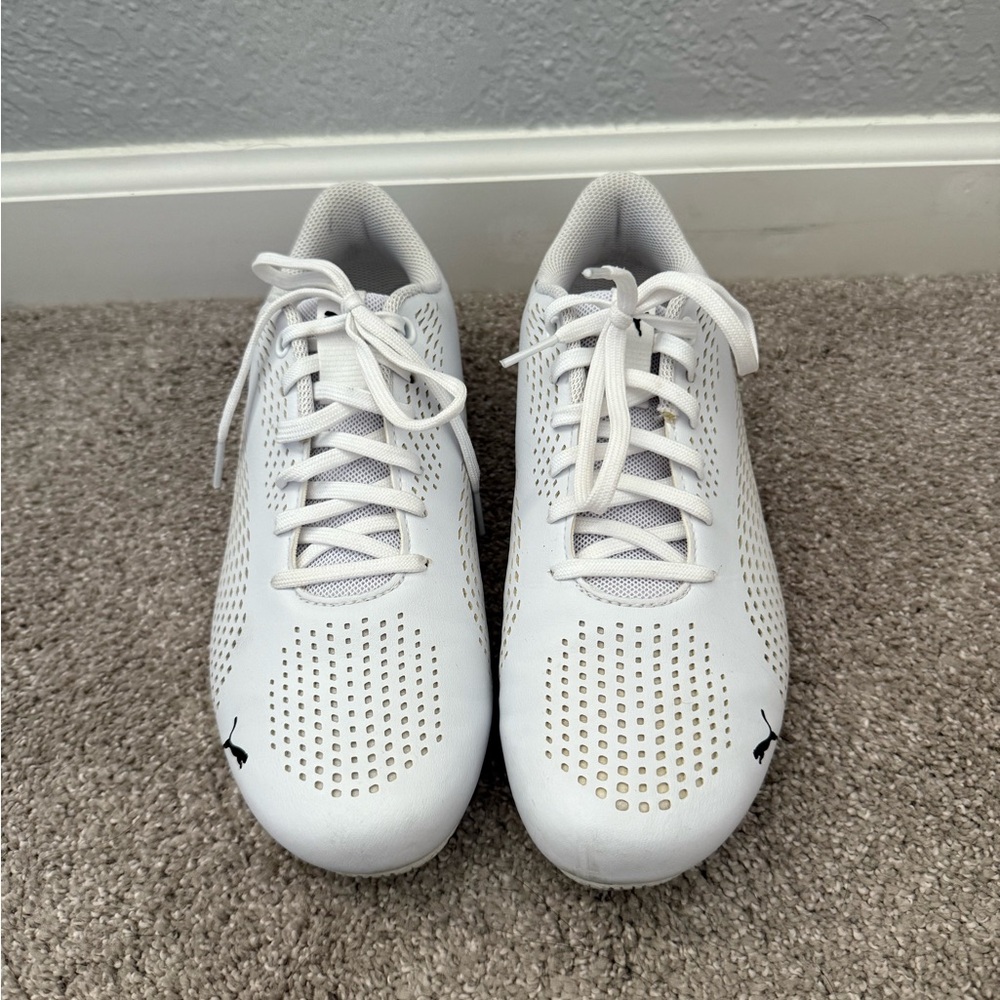 Puma Men’s white Ferrari running shoe